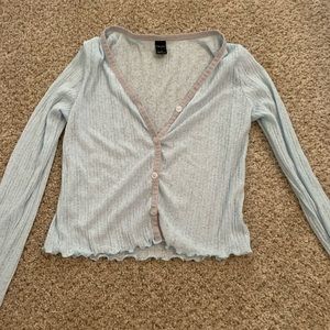 Dazy cardigan size small